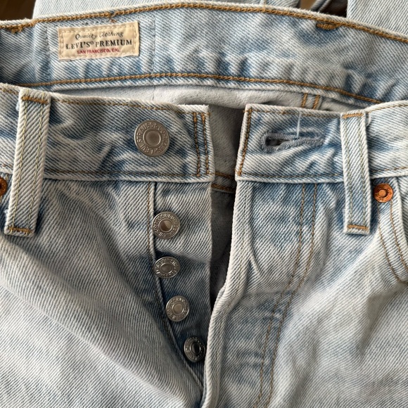 LEVIS 501 Crop Light Wash Patchwork Denim High-Rise Straight-Leg Jeans - Picture 11 of 12